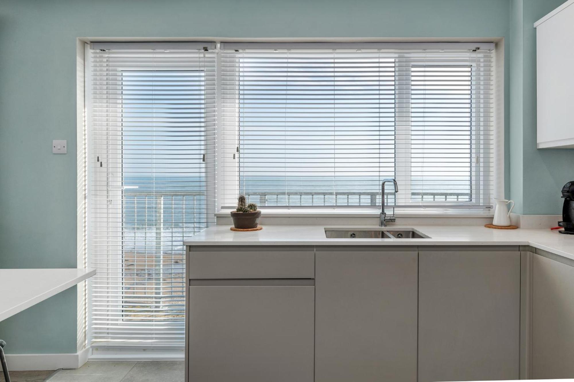 Dolphins Apartment - Spectacular Sea Views Saundersfoot Exterior foto